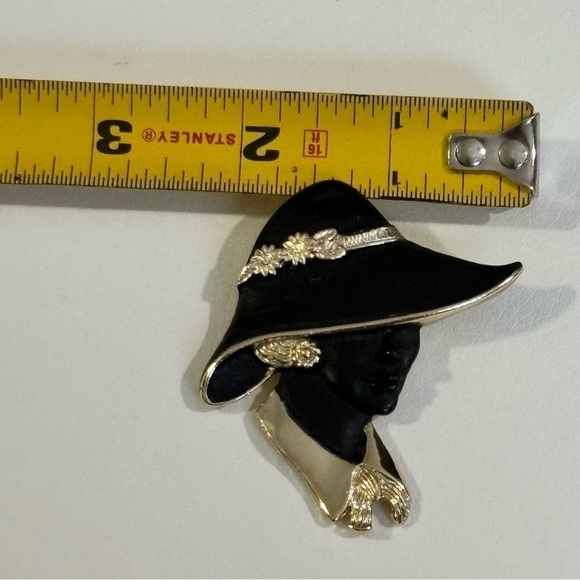 Vintage Signed Torino  Face Brooch Black Matte Finish Over Gold Tone Metal #029 - Picture 6 of 7
